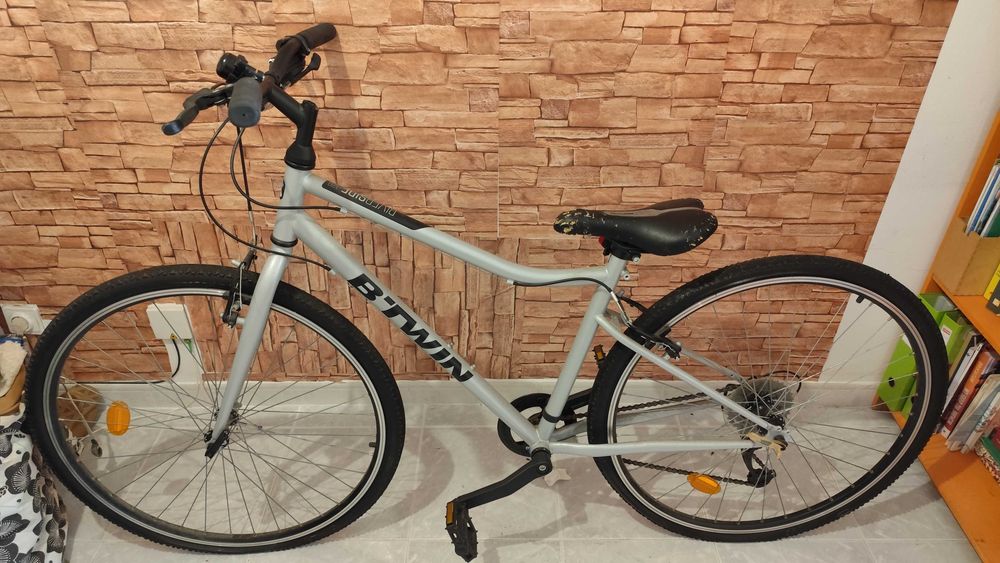 Bicicleta de cidade Btwin Riverside 120 cinza