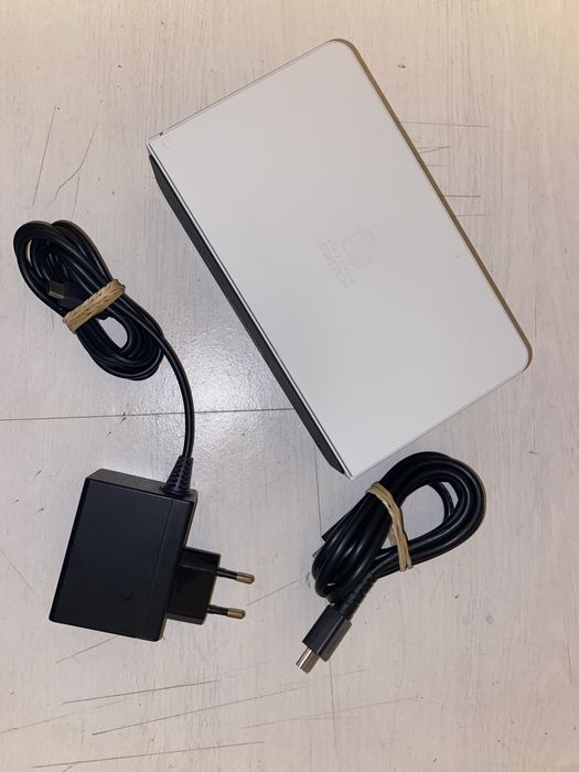 Nintendo Switch OLED Branca - Como Nova + Acessórios