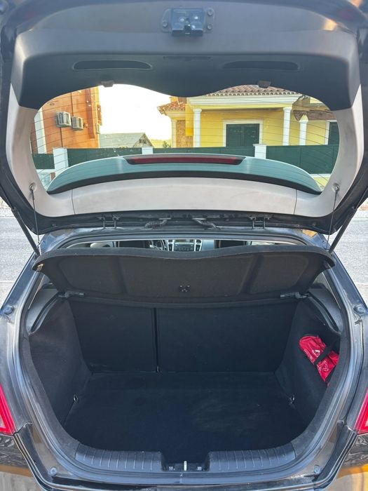Kia Ceed Scoupé 1.6 crdi 115cv_ Ano 2009