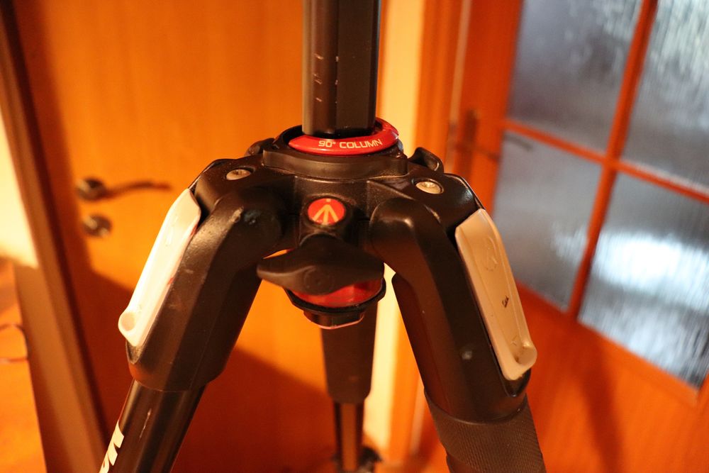 Statyw Manfrotto MT055XPRPRO3 + głowica MVH502AH