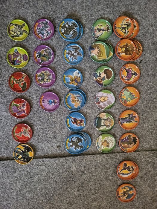 Colecções/cartas tazos e autocolantes