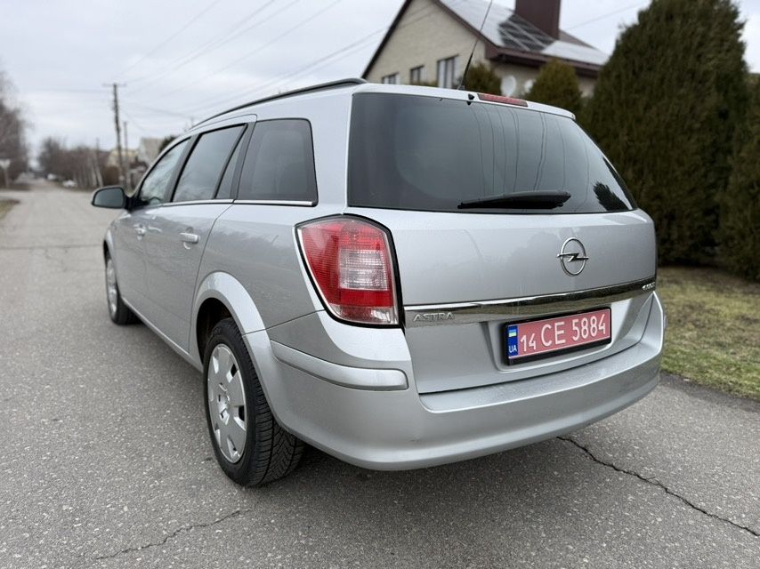 Продам Opel Astra H Station Wagon 1.7d 2010г