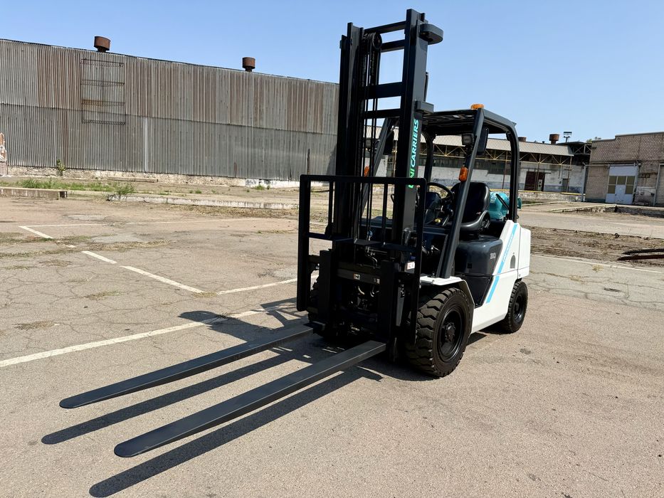 Навантажувач вилковий Unicarriers FGE30T-2020 рік , кара, погрузчик