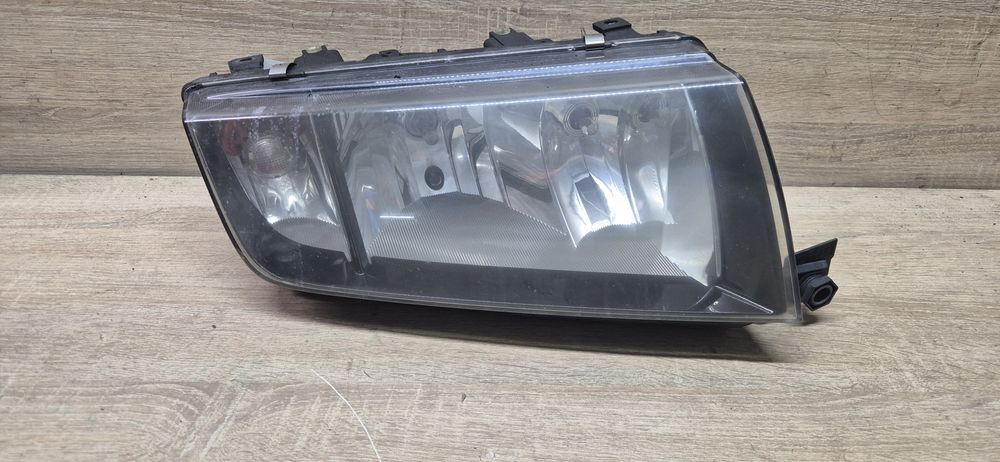 Lampa przod Skoda Fabia I prawa lewa komplet