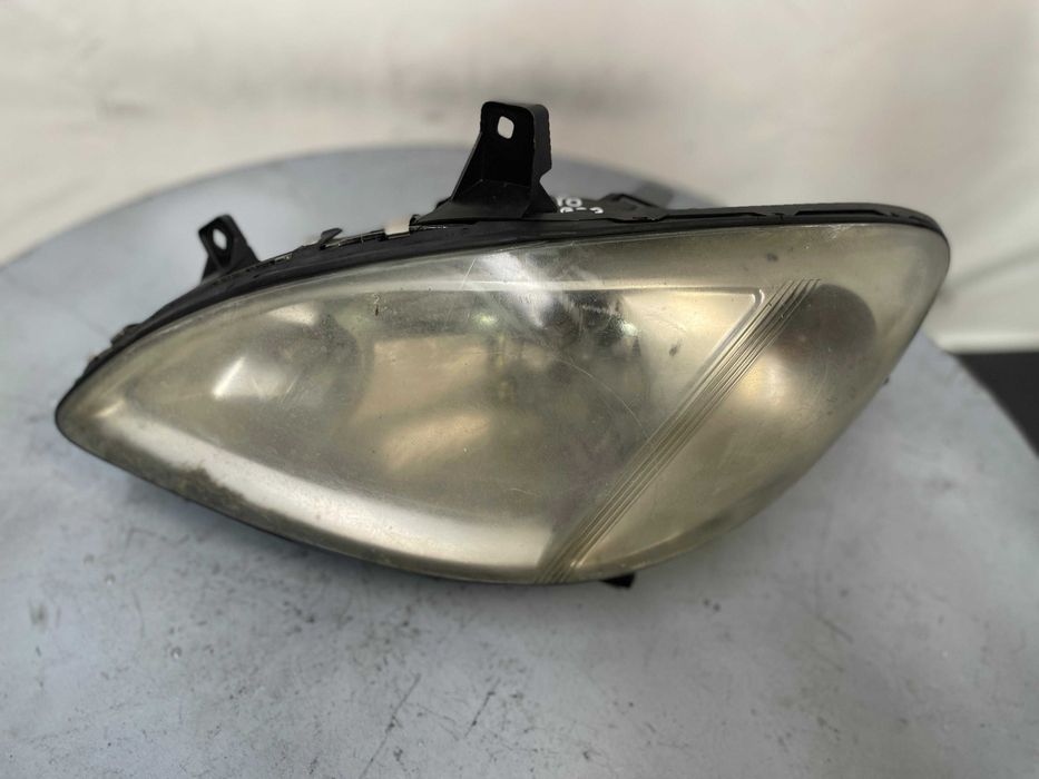 Farol dianteiro esquerdo Mercedes Vito W639 ( 2005)