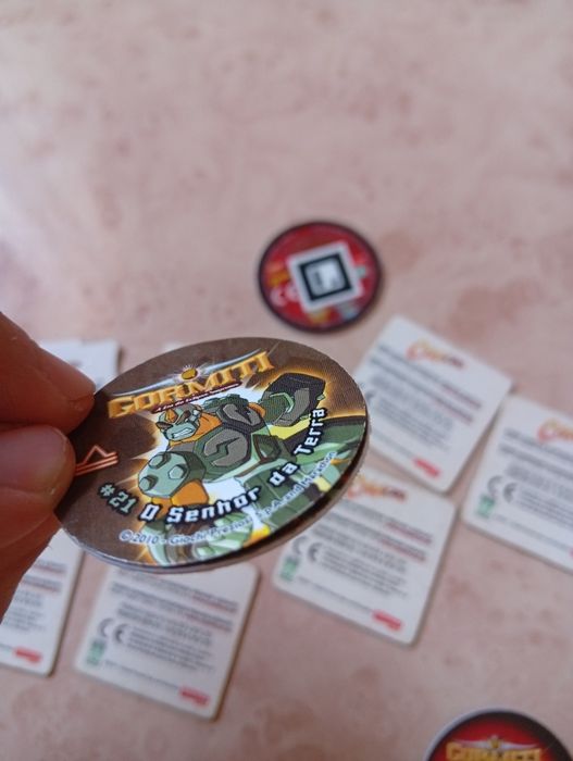Tazos Gormiti com autocolante