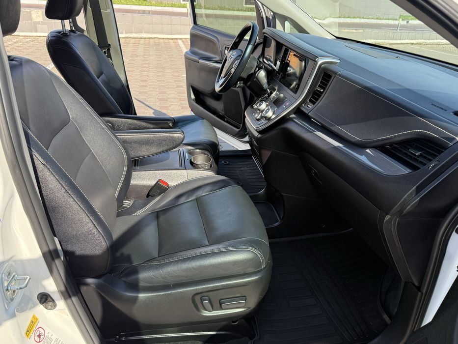 Продам Toyota Sienna 3.5  2016г Газ+Бензин