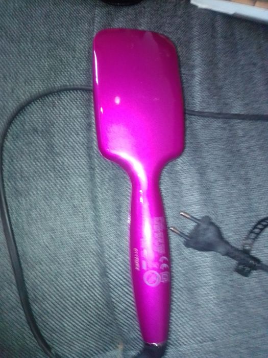 Щітка  для простування і укладання волосся