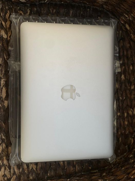 Macbook Air 13-inch (2015)