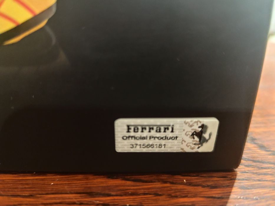 Kask Ferrari F1  Lewis Hamilton 2026 Season Edition Skala 1:2