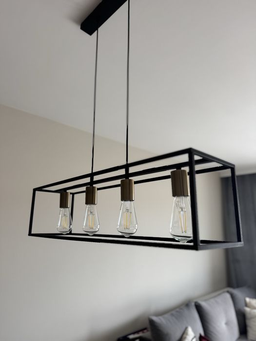 Lampa wiszaca nad stół
