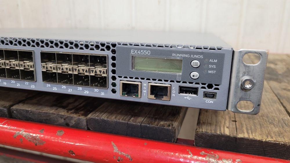 Комутатор Juniper EX-4550