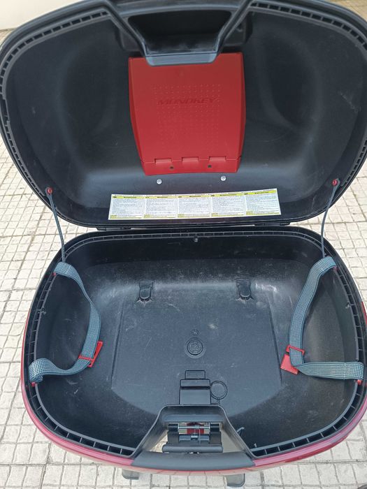 Mala Givi para mota + suporte Givi