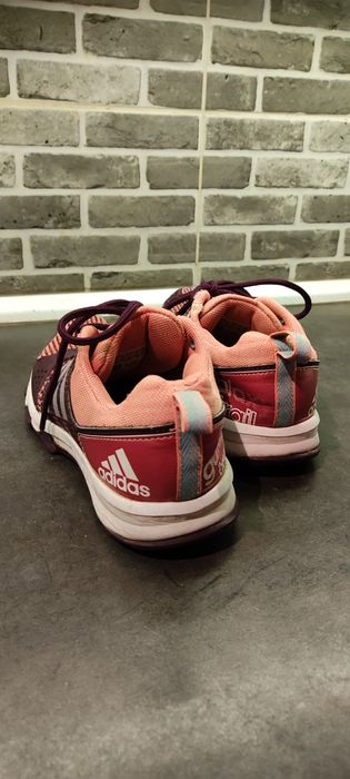 Buty sportowe damskie