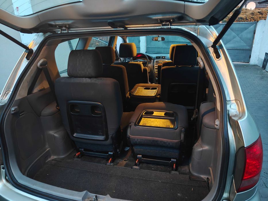 Toyota Avensis Verso klimatyzacja hak