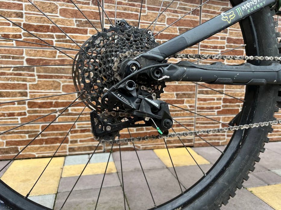 Карбоновий specialized turbo levo 2019