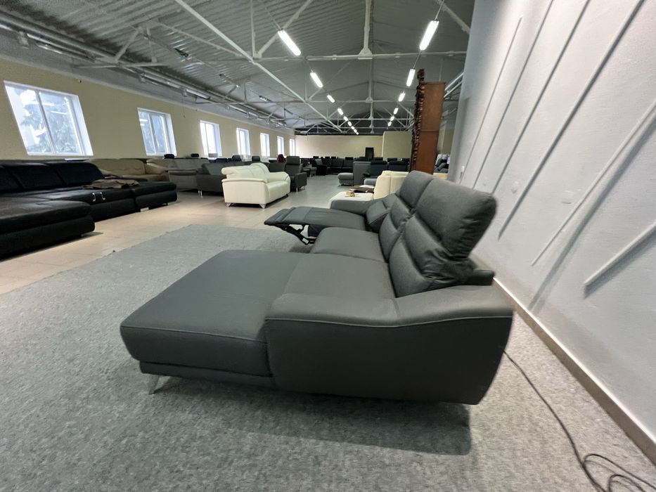 Виставковий стан новий Диван шкіряний кутовий темно сірий реклайнер