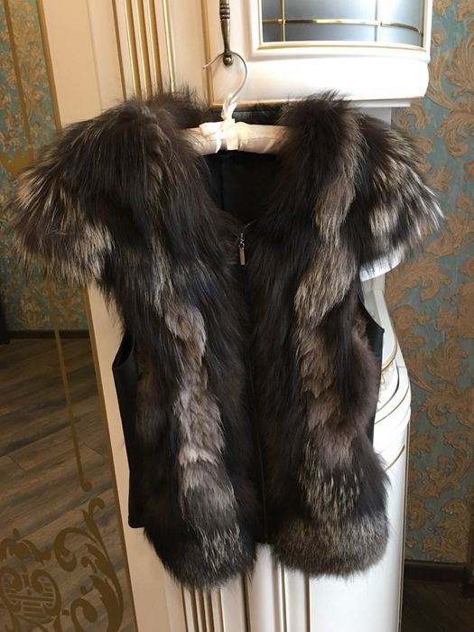Жилетка из песца, меховая жилетка