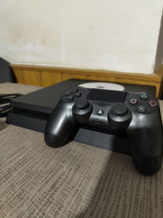 PS4 Slim 500GB + 6 Jogos + Jailbreak