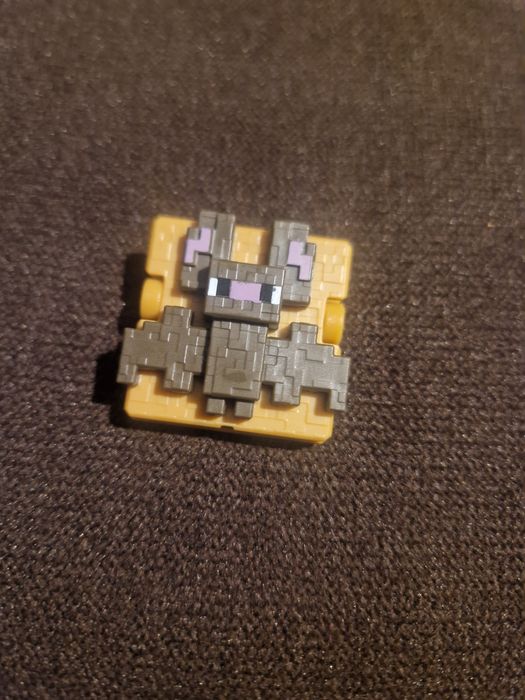 Figurki minecraft kinder joy