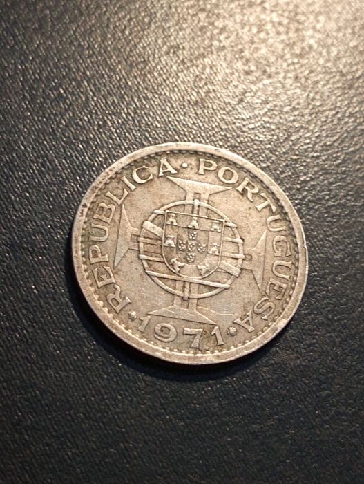 2,5 escudos - S. Tome e Principe	1971	- CuproNíquel - Muito escassa