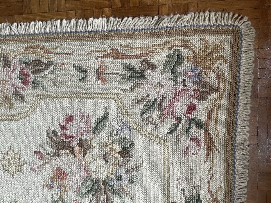 Tapete de Arraiolos genuíno