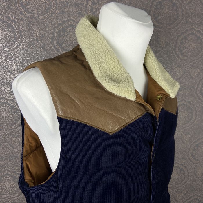 Scotch & Soda — вельветова жилетка на пуху