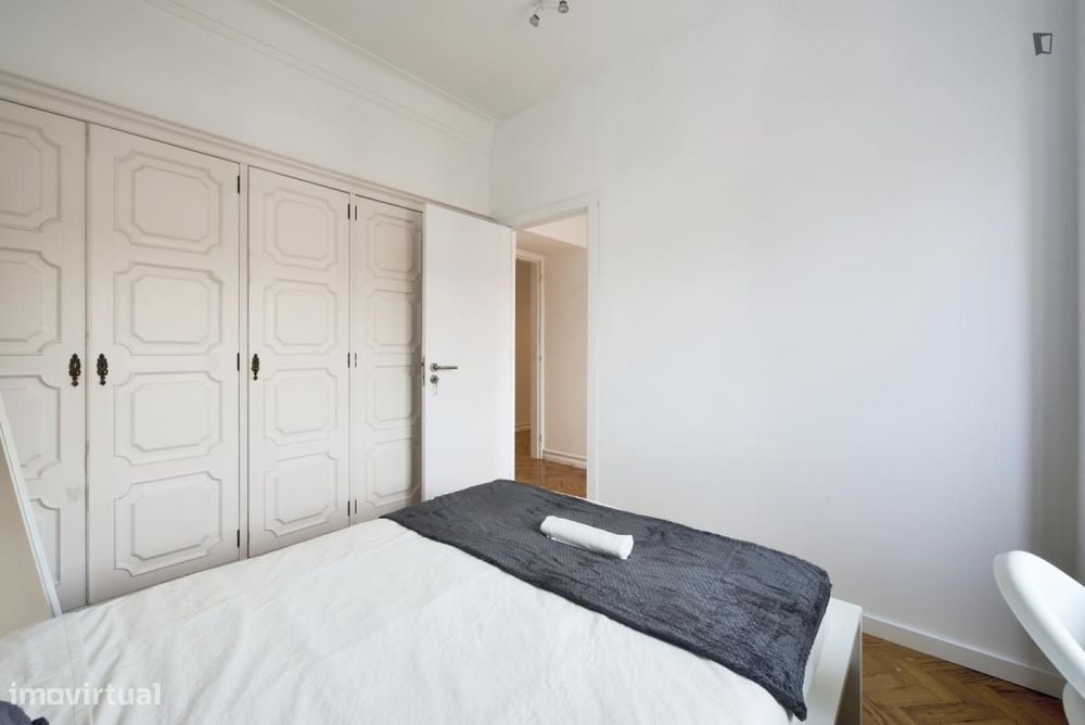 Quarto - localizado em Entrecampos Lisbon