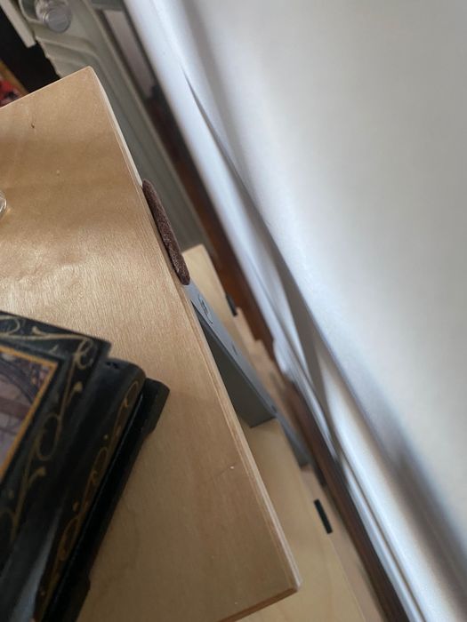 Bengaleiro com prateleiras