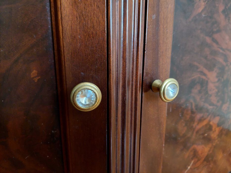 Aparador com espelho