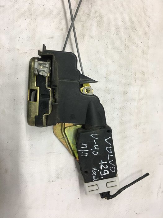 Дверной замок  Volvo V40 Универсал