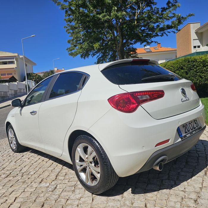 Vendo alfa guileitta de 2016 em ótimo estado geral a diesel