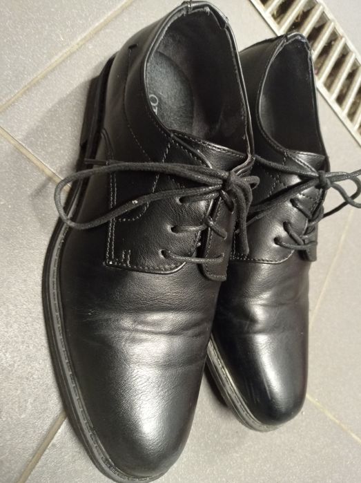 Buty komunijne 38 eleganckie lakierowane