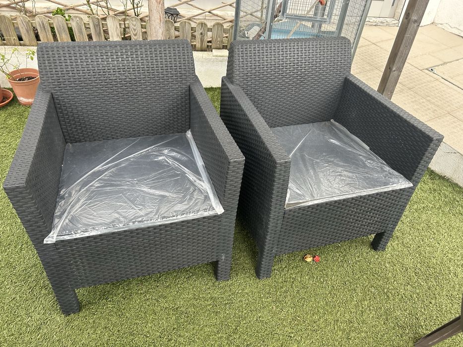 Conjunto de jardim - 2 cadeiras, 4 sofas individuais, 1 duplo, 2 mesas