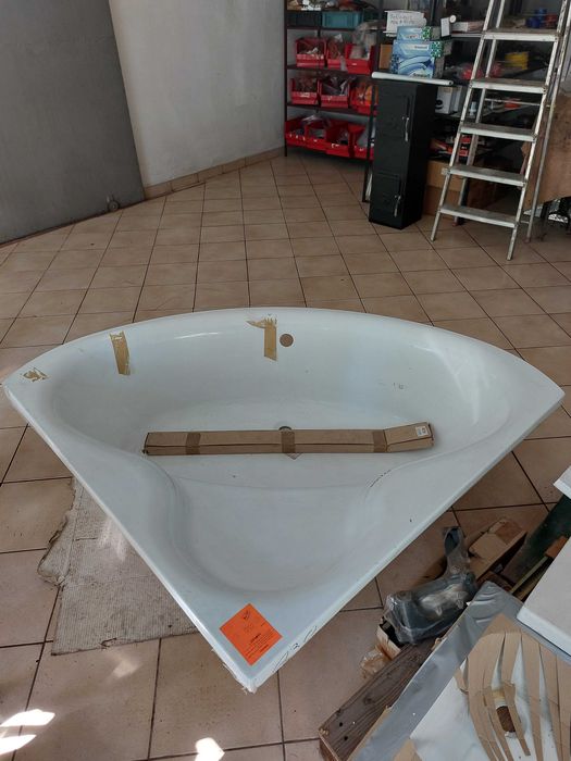 Wanna akrylowa Sanplast Oval 130x130 nowa narożna.