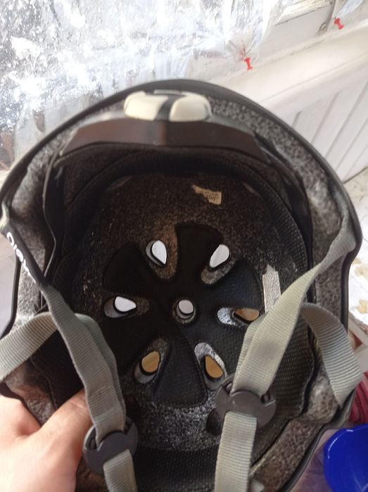 Продам велошлем фирменный