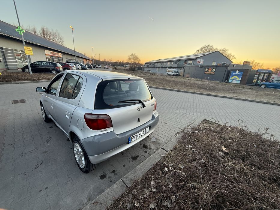 Toyota yaris 1.0 benzyna