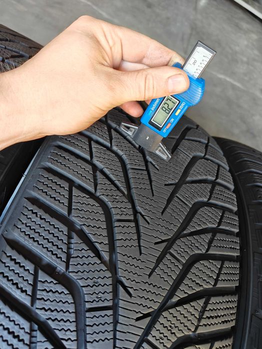 Hankook Winter ICept IZ³ X R18 235 55 104T зимові шини 4шт