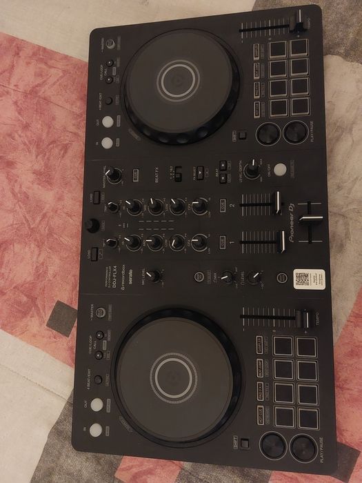 Pioneer DJ DDJ-FLX4 — Como Nova + Caixa Original e Cabo