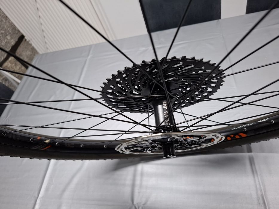 Jogo de jantes dt swiss x1900 spline