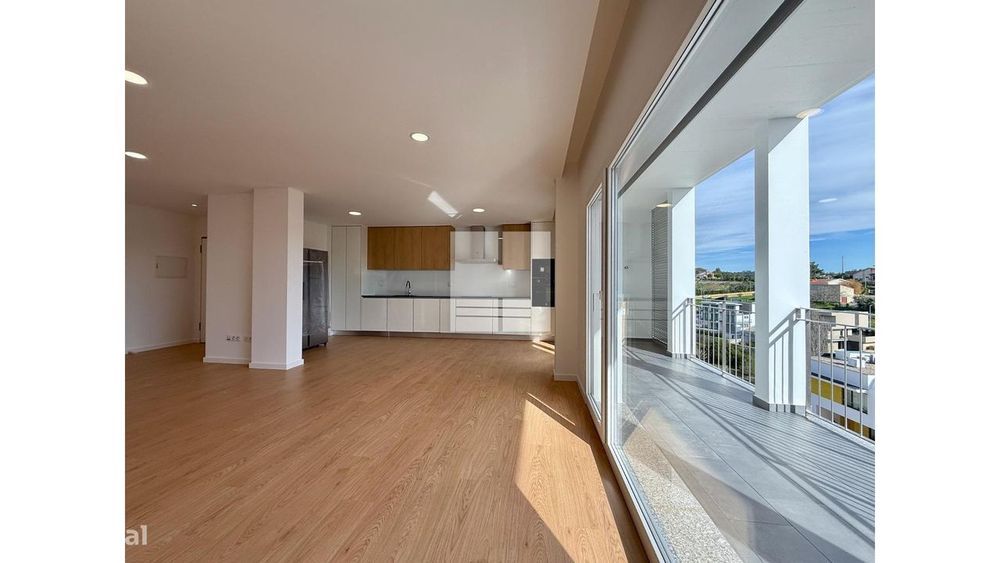 Apartamento T3 c/ Garagem Dupla