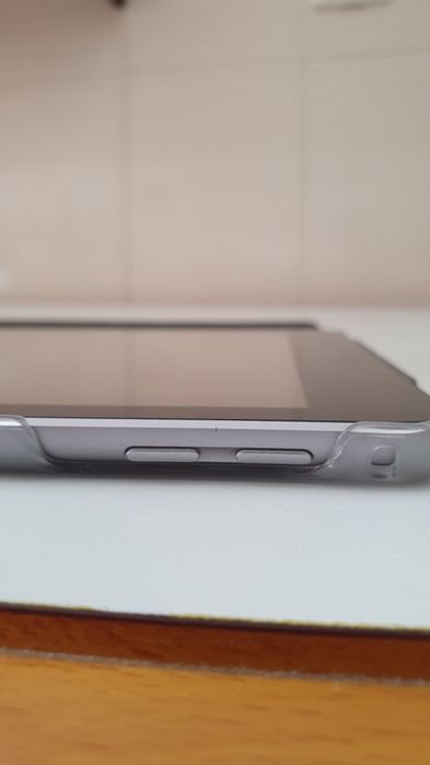 Ipad 6ª geração Wi-fi + Cellular 128 Gb (A1954)