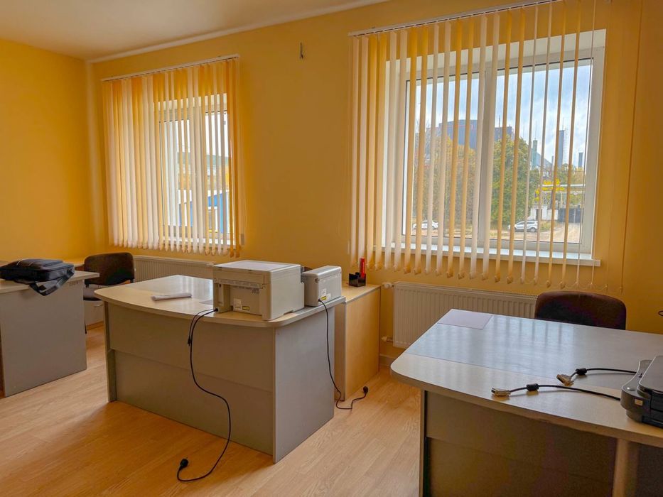 Здам офіси від 3000 грн плюс світло, район ЗАЗ