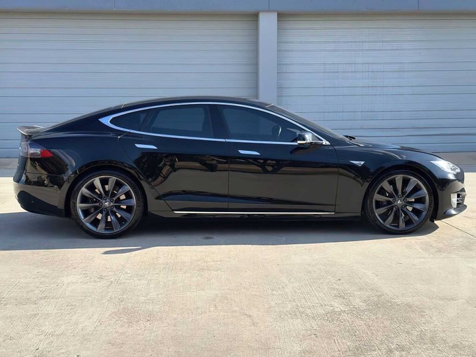 Tesla Model S P100D      2016
