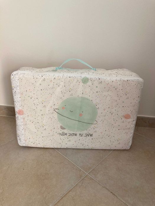 Cama Viagem Jané ótimo estado, com colchão suplementar, muito compacto