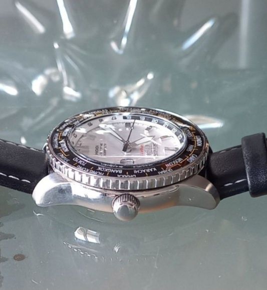 Extremamente raro Relógio Seiko 5 Sport automatico. Escala mundial.