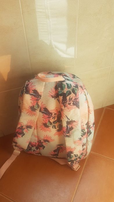 Mochila oneill almofadada resistente a agua
