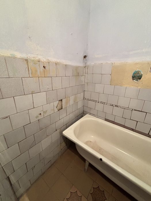 р 2-кімнатна квартира на 1 поверсі — зроби ремонт на свій смак!