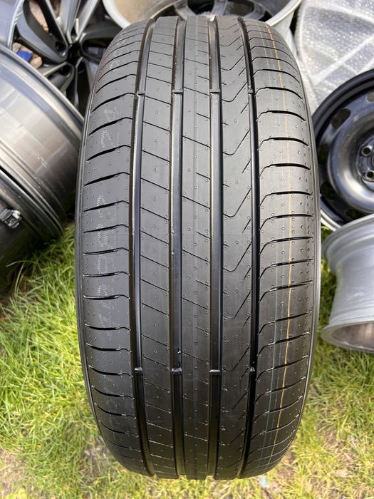 235/60/18 Pirelli Scorpion 235/60 R18 107W XL