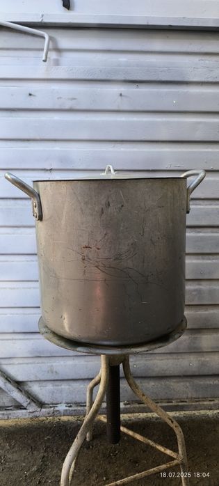 Кастрюля алюминиевая 30 л,крышка 40-50 л